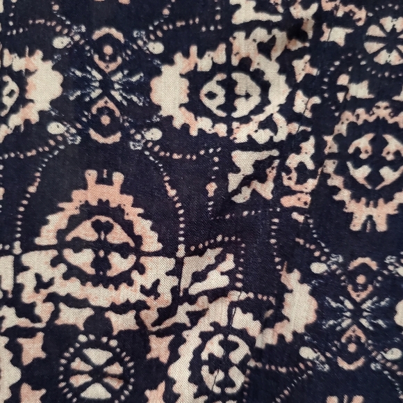 Mason & Belle Geo Print Keyhole Back Romper - Picture 5 of 10